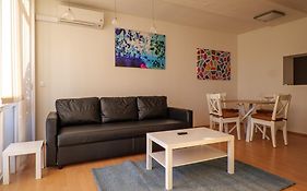 Flataid Apartments Ludersdorf - voll ausgestattet mit Parkplatz